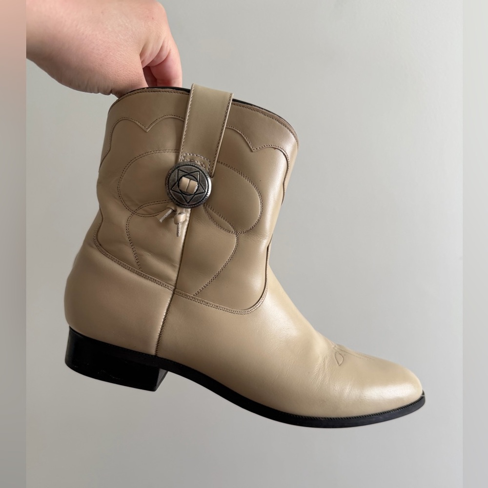 Vintage Dingo Tan Leather Western Ankle Boots Minimal Cowboy Style (Size 8)